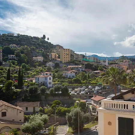 H11 Casa Zefiro - Centro - Parcheggio Appartamento Sanremo